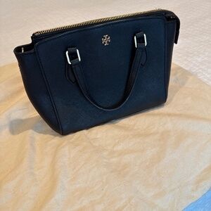 tory burch cross body missing the strap